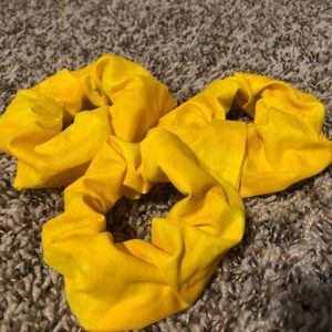 Yellow ombré scrunchies